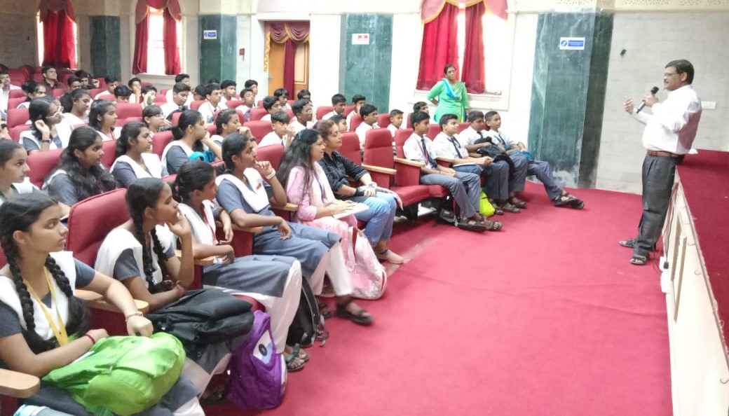 Visit of students from Atomic Energy Central School Tarapur to ICAR-CIRCOT Image-1