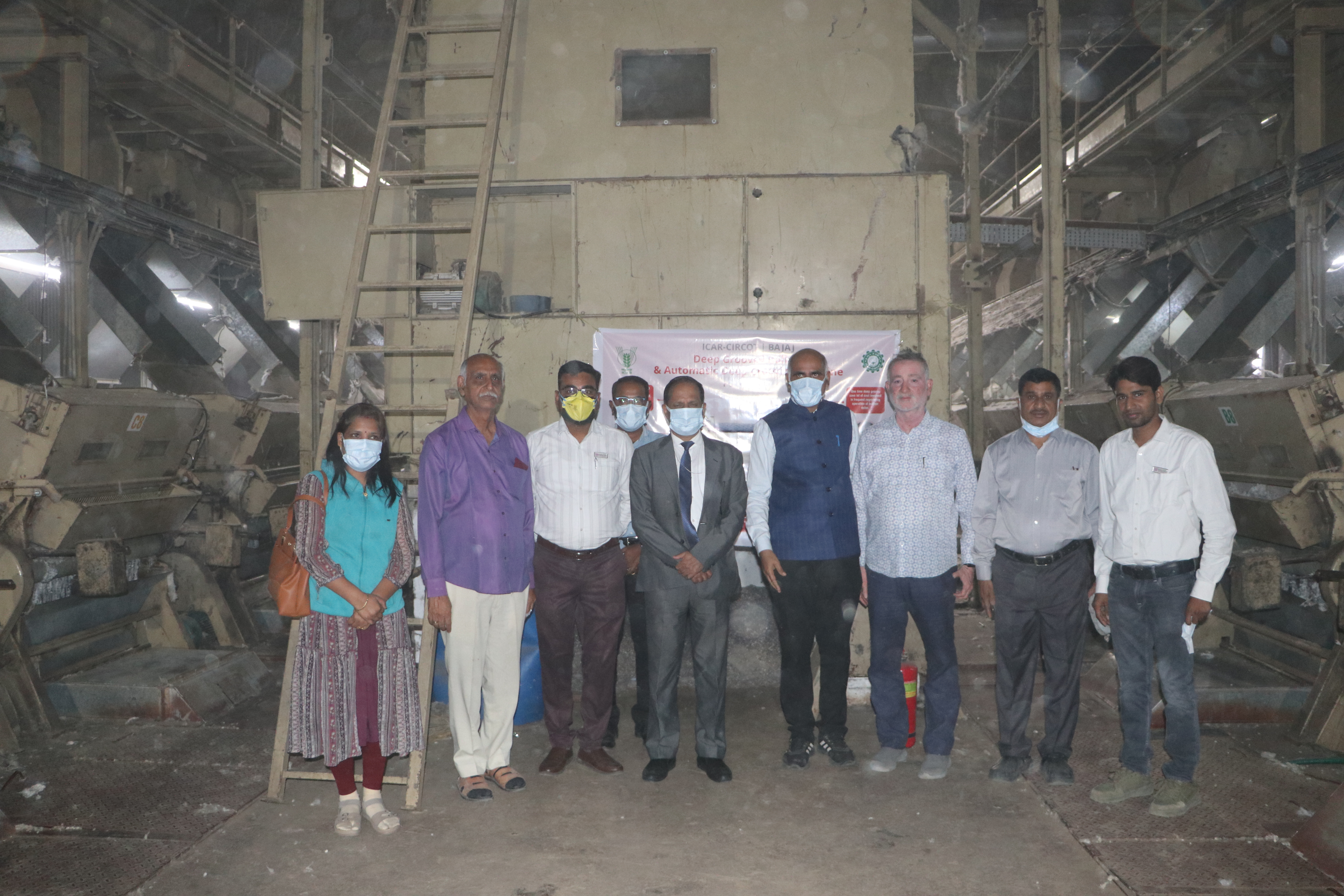  Dr. Pathak visited M/s. Shreekrishna Cotton Company, Saoner and witnessed the technologies developed by ICAR-CIRCOT