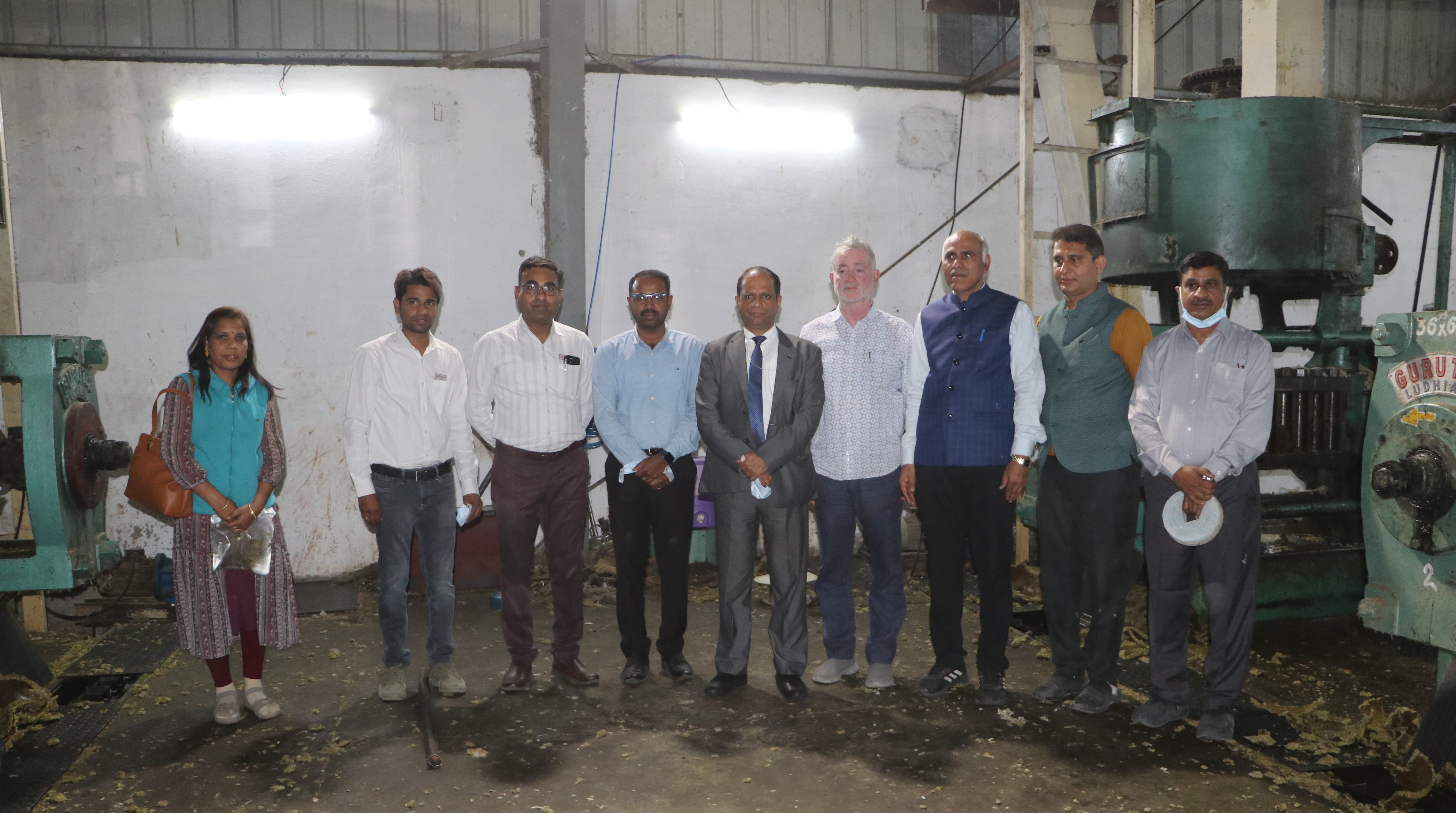  Dr. Pathak visited M/s. Shreekrishna Cotton Company, Saoner and witnessed the technologies developed by ICAR-CIRCOT