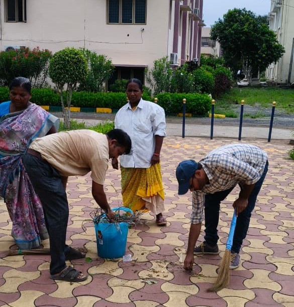 Shramdan (cleanliness drive) were undertaken at at ICAR CIRCOT Regional Unit, Guntur 